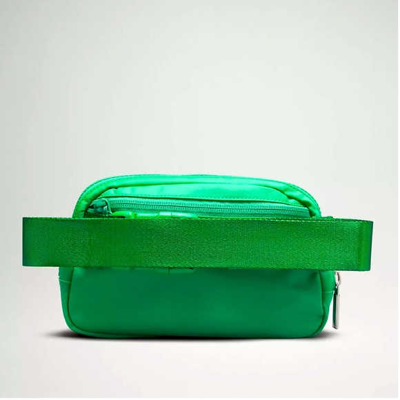 Lululemon NWT Everywhere Belt Bag 1L in Green Punch - Picture 3 of 8